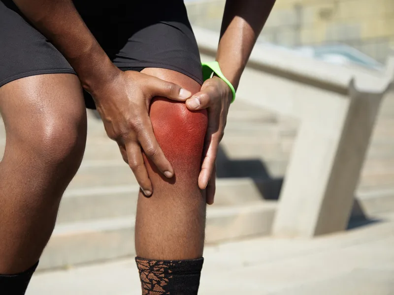 Full Circle Health treating knee pain in Chesterfield