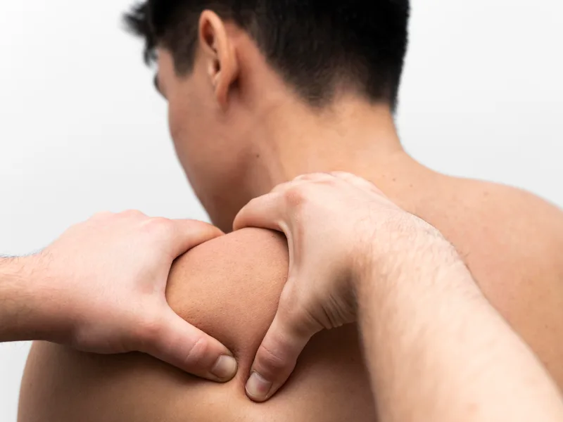 Chiropractic care for rotator cuff injury at Full Circle Health in Chesterfield